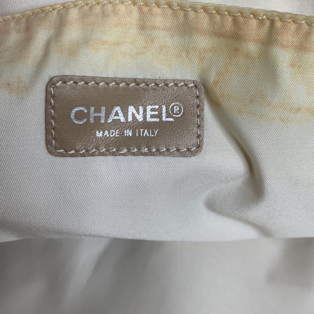 EUC Chanel canvas office bag or laptop bag. - Picture 6 of 10